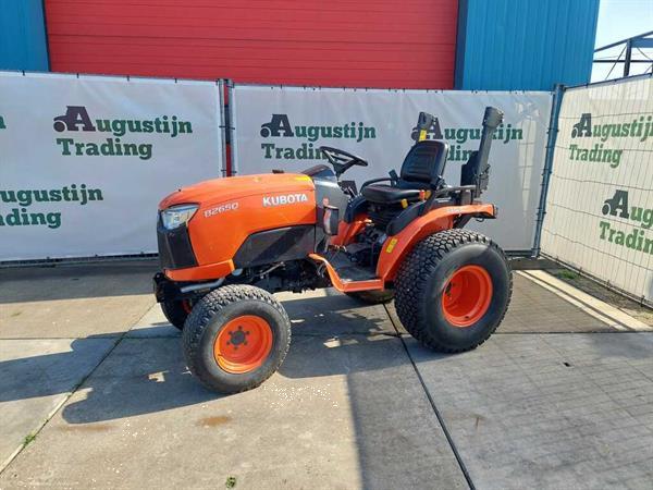 Grote foto kubota b2650 hst compacttrekker agrarisch tractoren