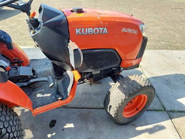 Grote foto kubota b2650 hst compacttrekker agrarisch tractoren