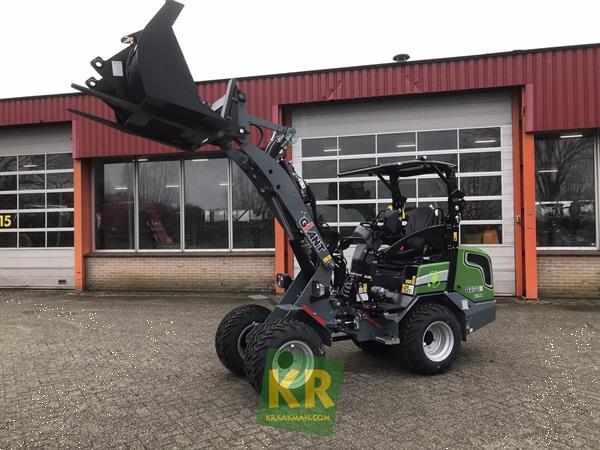 Grote foto giant g2700e 28208 agrarisch akkerbouw