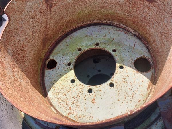Grote foto dubbellucht 440 65 r28 voor shovel passend naast 17.5 r25 agrarisch tuinbouw