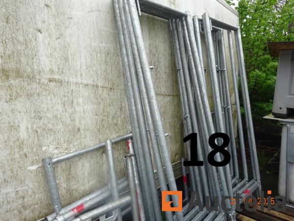 Grote foto 1 steiger waarvan 12 kisten en 1 voorraad poten 9 verdiepingen afm. 3m 65cm 7cm alles in aanhangw doe het zelf en verbouw onderdelen en accessoires