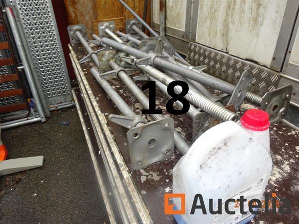 Grote foto 1 steiger waarvan 12 kisten en 1 voorraad poten 9 verdiepingen afm. 3m 65cm 7cm alles in aanhangw doe het zelf en verbouw onderdelen en accessoires