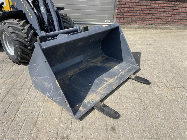 Grote foto eurotrac w11 m minishovel kniklader bj 2024 60 uur 299 lease agrarisch shovels