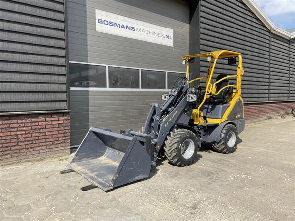 Grote foto eurotrac w11 m minishovel kniklader bj 2024 60 uur 299 lease agrarisch shovels