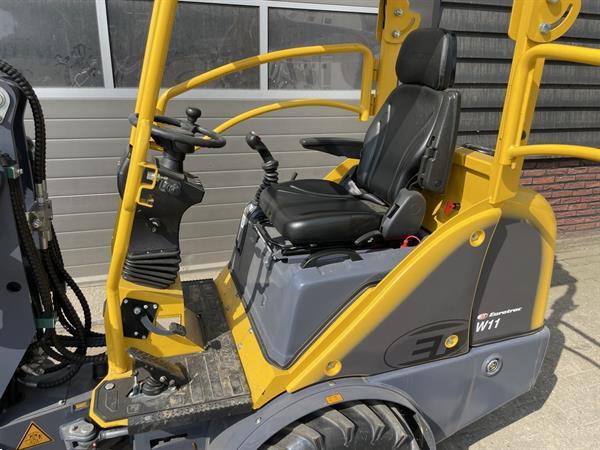 Grote foto eurotrac w11 m minishovel kniklader bj 2024 60 uur 299 lease agrarisch shovels