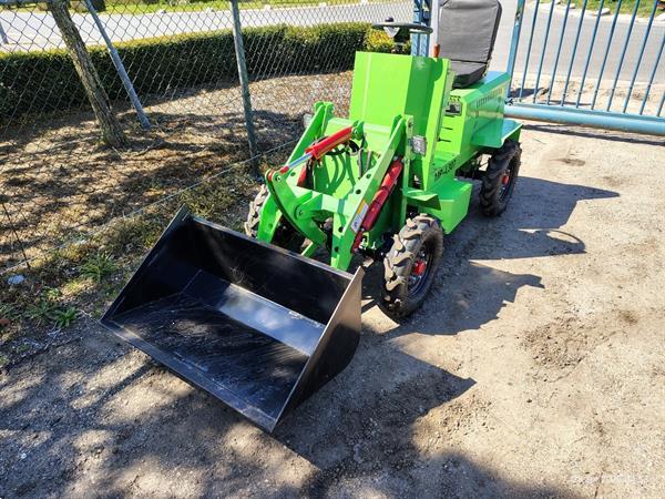 Grote foto minishovel 4x4 electrisch demo agrarisch shovels
