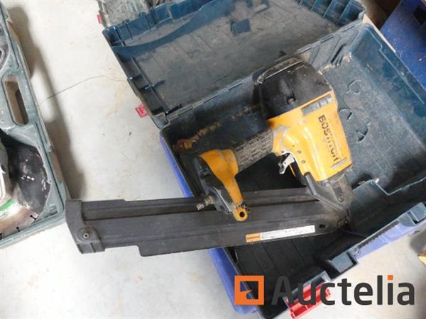 Grote foto 2 pneumatische spijkermachines doe het zelf en verbouw gereedschappen en machines