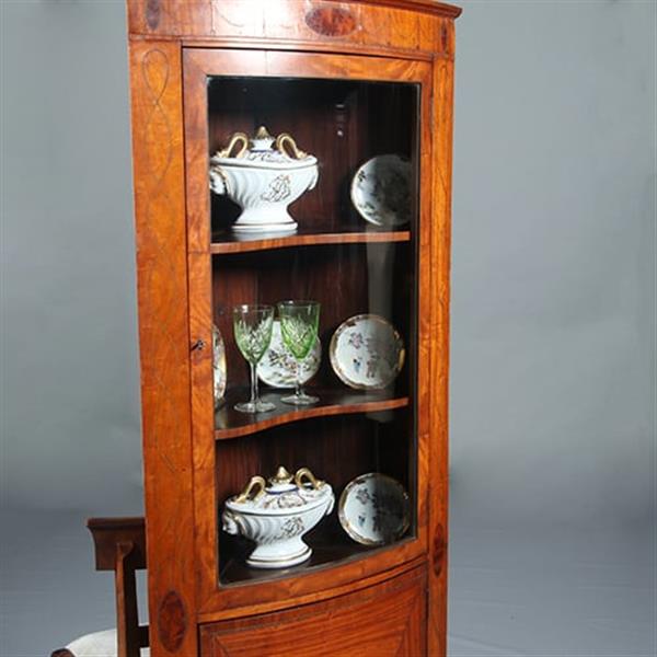 Grote foto kwart ronde of bow front hoekkast engeland ca 1790 fraai ingelegd no.283020 antiek en kunst stoelen en banken