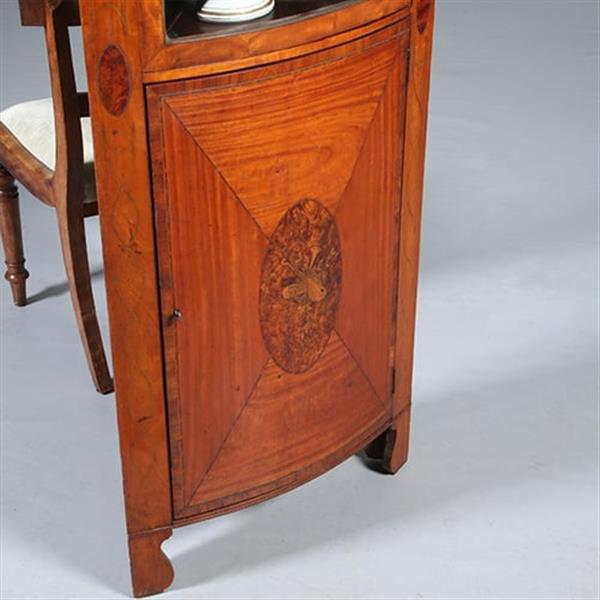 Grote foto kwart ronde of bow front hoekkast engeland ca 1790 fraai ingelegd no.283020 antiek en kunst stoelen en banken