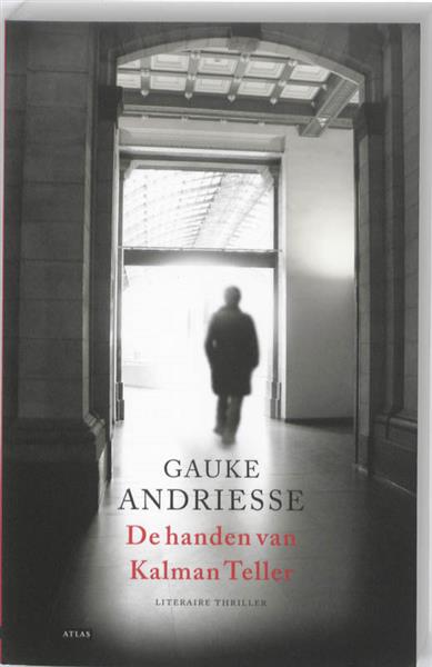 Grote foto de handen van kalman teller boeken thrillers
