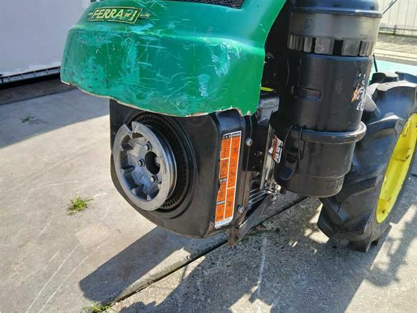 Grote foto ferrari dieselfrees agrarisch akkerbouw
