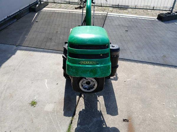 Grote foto ferrari dieselfrees agrarisch akkerbouw