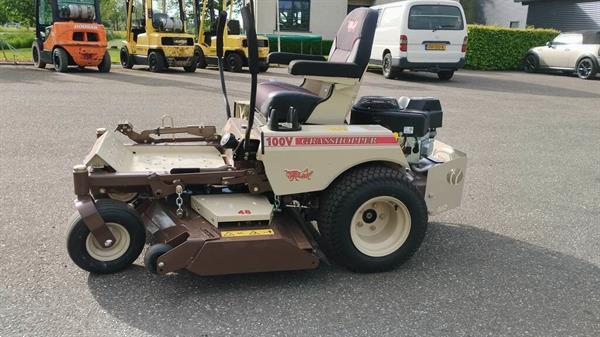 Grote foto promotie grasshopper 100v zeroturn 24 pk maaier 1.22 maaidek achteruitworp nieuw tuin en terras zitmaaiers