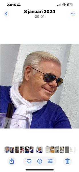 Grote foto zoek verzorgde modern denkende meisje e contacten en berichten man zoekt vrouw
