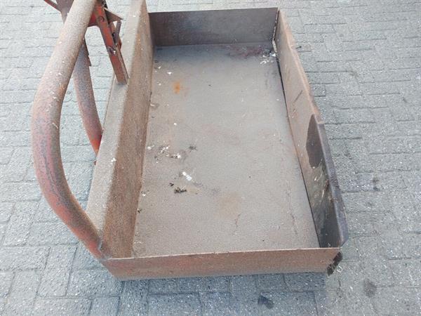 Grote foto grondbak 150 cm breed agrarisch algemeen