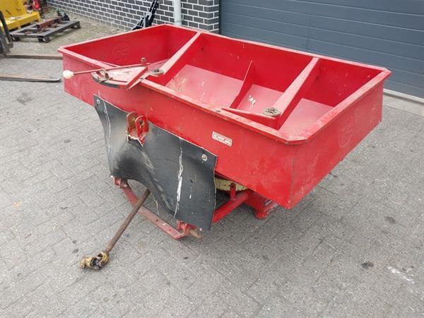 Grote foto pz vibrax kustmeststrooier agrarisch kunstmestrooiers