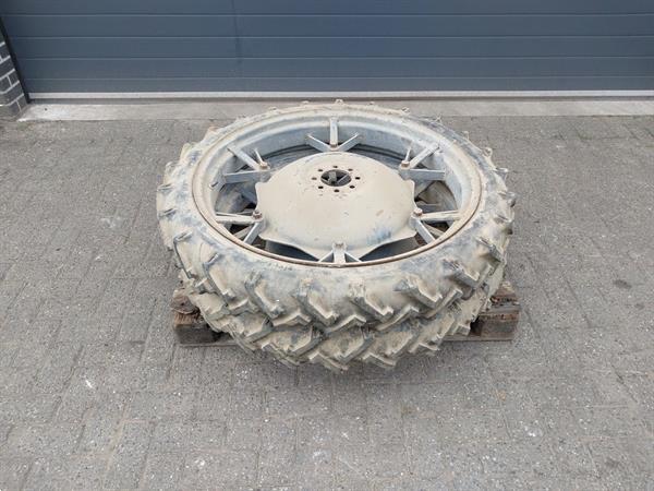 Grote foto cultuurwielen 7.00 r36 massey ferguson 135 agrarisch wielen