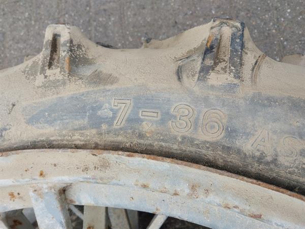 Grote foto cultuurwielen 7.00 r36 massey ferguson 135 agrarisch wielen