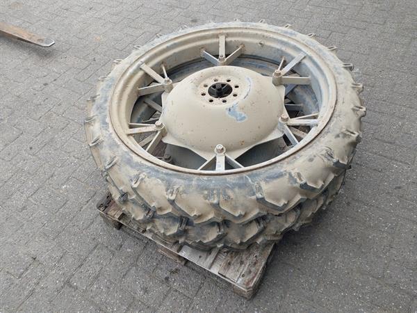 Grote foto cultuurwielen 7.00 r36 massey ferguson 135 agrarisch wielen