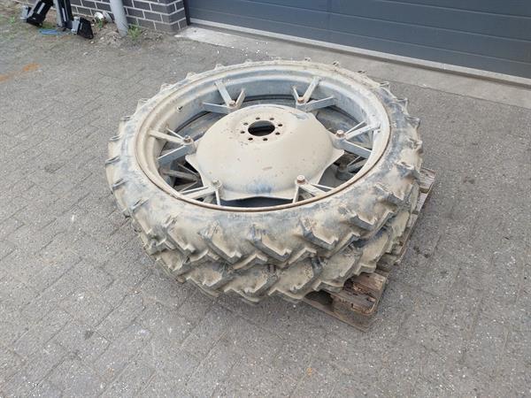 Grote foto cultuurwielen 7.00 r36 massey ferguson 135 agrarisch wielen