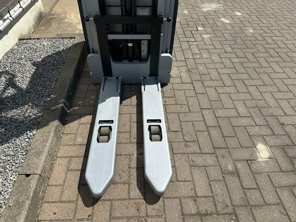 Grote foto vs 22189 elektrische triplex stapelaar still initiele lift 4.716mm doe het zelf en verbouw hefwerktuigen