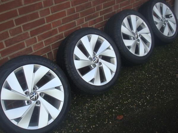Grote foto 17 inch originele belmont volkswagen nieuwe golf 8 auto onderdelen banden en velgen
