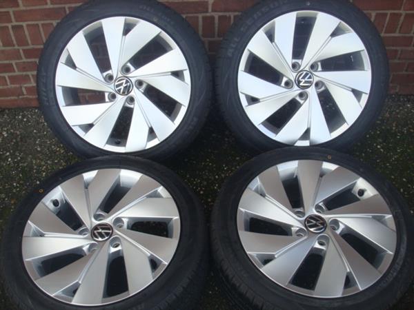 Grote foto 17 inch originele belmont volkswagen nieuwe golf 8 auto onderdelen banden en velgen
