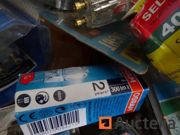 Grote foto spijkers schroeven bits doppen moersleutels schroevendraaiers black decker slijpmachine div doe het zelf en verbouw gereedschappen en machines