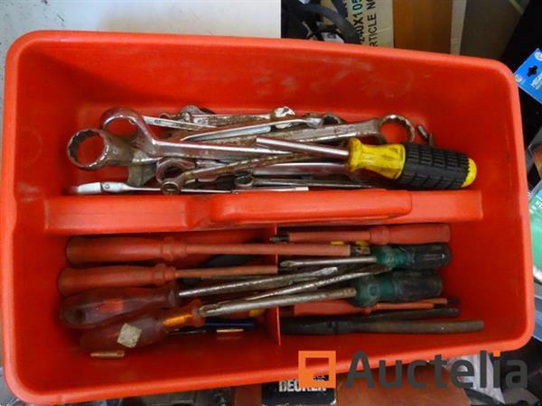 Grote foto spijkers schroeven bits doppen moersleutels schroevendraaiers black decker slijpmachine div doe het zelf en verbouw gereedschappen en machines