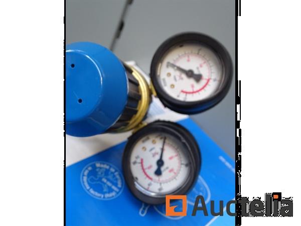 Grote foto zuurstof regelaar doe het zelf en verbouw gereedschappen en machines