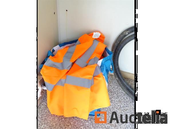 Grote foto diverse apparatuur zie detail doe het zelf en verbouw onderdelen en accessoires