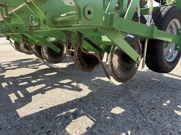 Grote foto basrijs granulaatsrooier 6 rijen agrarisch mestpompen