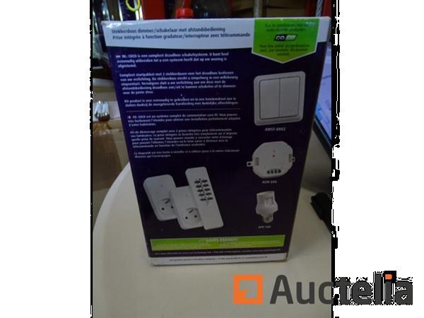 Grote foto set van 2 stopcontacten met afstandsbediening doe het zelf en verbouw onderdelen en accessoires