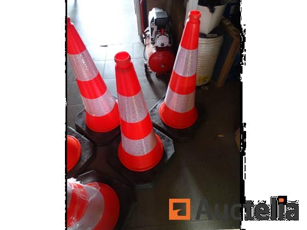 Grote foto 5 street solutions retroreflecterende zware pvc bouwkegels doe het zelf en verbouw onderdelen en accessoires