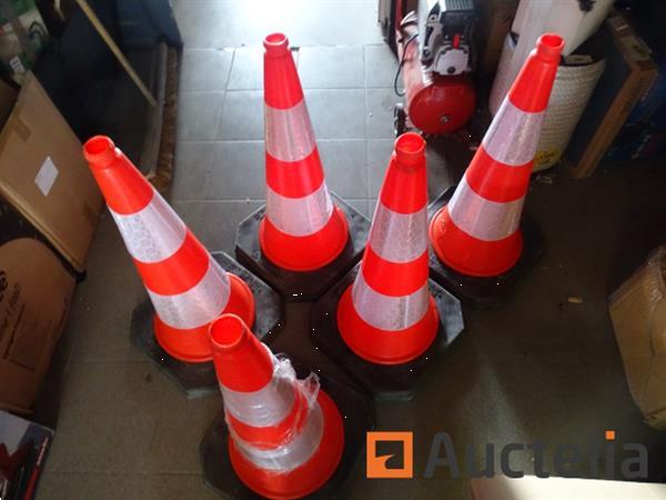 Grote foto 5 street solutions retroreflecterende zware pvc bouwkegels doe het zelf en verbouw onderdelen en accessoires