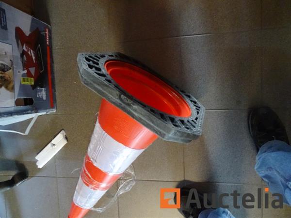 Grote foto 5 street solutions retroreflecterende zware pvc bouwkegels doe het zelf en verbouw onderdelen en accessoires