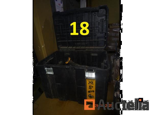 Grote foto 2 dewalt pvc trolleyboxen met 1 set slijpmachines 2 dewalt schroevendraaiers met lader 1 dewalt ac doe het zelf en verbouw ijzerwaren en bevestigingsmiddelen
