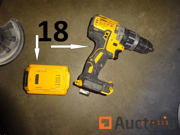Grote foto 2 dewalt pvc trolleyboxen met 1 set slijpmachines 2 dewalt schroevendraaiers met lader 1 dewalt ac doe het zelf en verbouw ijzerwaren en bevestigingsmiddelen