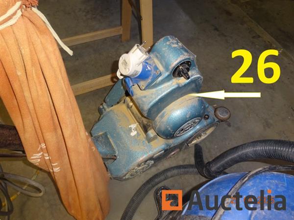 Grote foto 1 kunzle tasin parketschuurmachine 1 voorraad strips in een zak en op de zak geplaatst doe het zelf en verbouw ijzerwaren en bevestigingsmiddelen