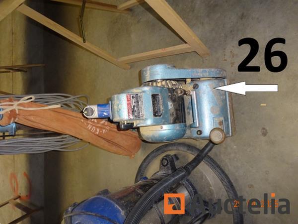 Grote foto 1 kunzle tasin parketschuurmachine 1 voorraad strips in een zak en op de zak geplaatst doe het zelf en verbouw ijzerwaren en bevestigingsmiddelen