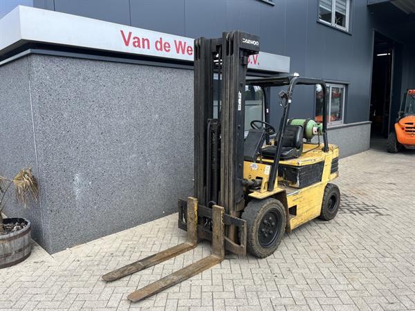 Grote foto heftruck daewoo g25s 2 triplo550 freelift 3e functie lpg agrarisch heftrucks