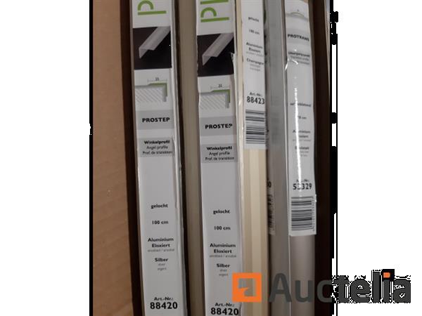 Grote foto 229 stuks trapneus en hoekprofiel mix doe het zelf en verbouw ijzerwaren en bevestigingsmiddelen