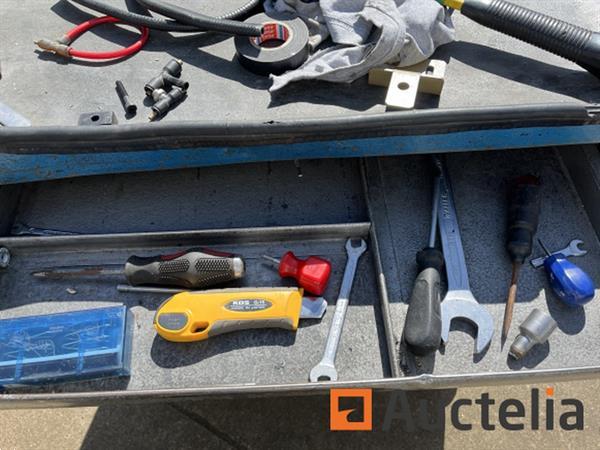 Grote foto matador gereedschapswagen met inhoud doe het zelf en verbouw onderdelen en accessoires