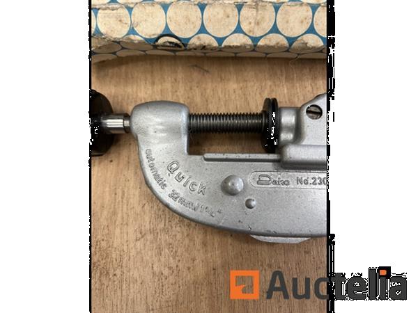 Grote foto dako quick automatic 230 pijpensnijder 32mm doe het zelf en verbouw ijzerwaren en bevestigingsmiddelen