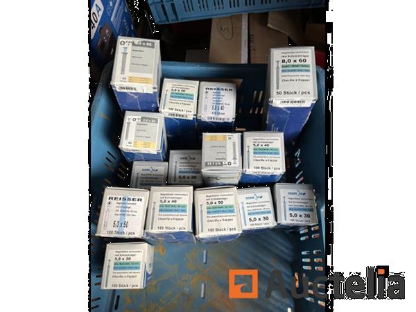 Grote foto partij riesser slagpluggen zonder bak doe het zelf en verbouw ijzerwaren en bevestigingsmiddelen