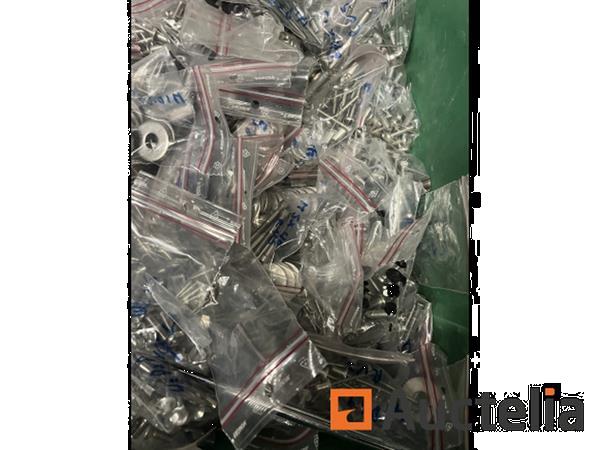 Grote foto grote partij rvs bevestigingsmaterialen doe het zelf en verbouw ijzerwaren en bevestigingsmiddelen