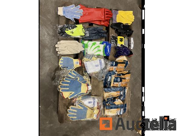 Grote foto partij werkhandschoenen o.a. ansell en marigold doe het zelf en verbouw ijzerwaren en bevestigingsmiddelen