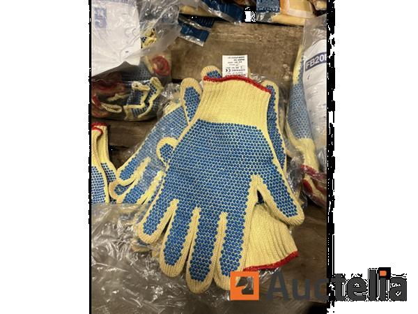 Grote foto partij werkhandschoenen o.a. ansell en marigold doe het zelf en verbouw ijzerwaren en bevestigingsmiddelen