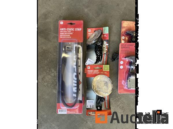 Grote foto diverse carpoint auto en fiets onderdelen doe het zelf en verbouw ijzerwaren en bevestigingsmiddelen