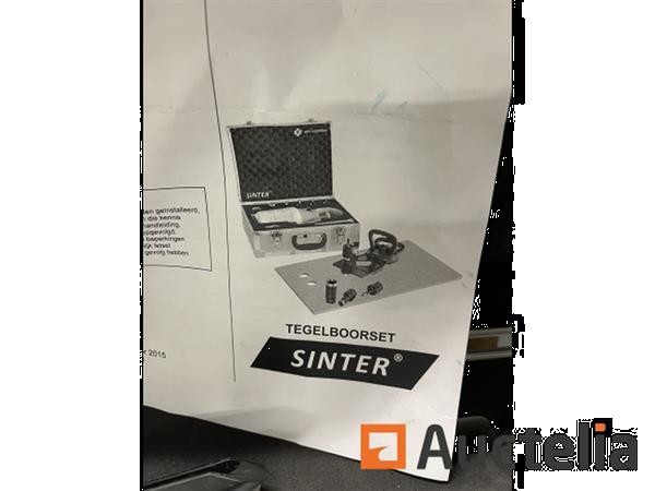 Grote foto tegelboren set sinter doe het zelf en verbouw ijzerwaren en bevestigingsmiddelen